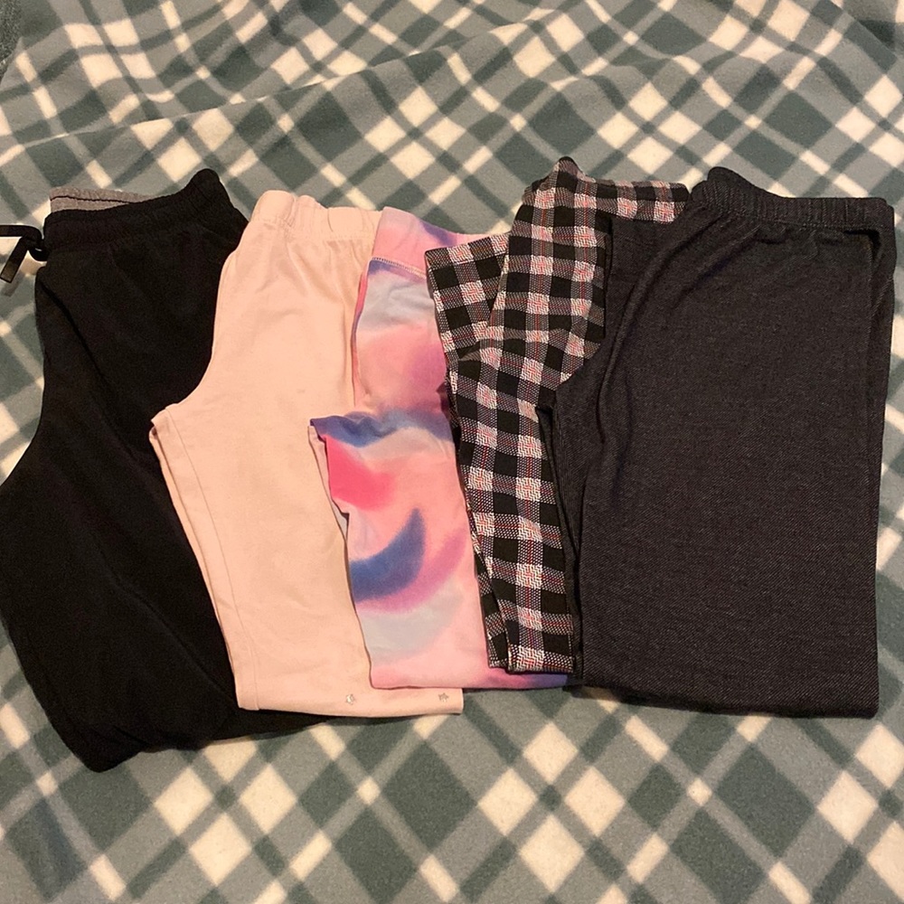 Girls 4 leggings and 1 jogger ( Size L:10, XL:14-16)